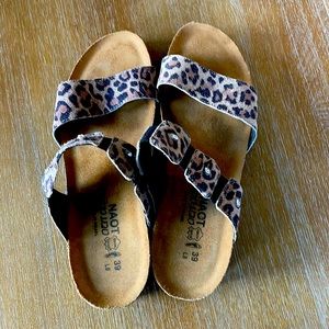 Naot leopard print sandals size 39